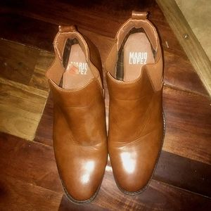 Low Cut Dress Shoes, Size 11, Brand is Mario Lopez, Brown/ Darkish Tan color.